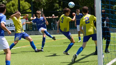Segunda jornada del XXXIII edición del Torneo Santi Macaya de fútbol organizado por el Club Deportivo Amigó. IÑIGO ALZUGARAY