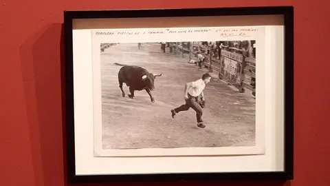 Presentación de la exposición 'Ramón Masats. El fotógrafo silencioso' en el Palacio del Condestable de Pamplona. IÑIGO ALZUGARAY