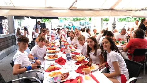 Almuerzos de San Fermín. REDACCION
