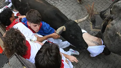 Séptimo encierro de San Fermín 2025 el día 13 de julio con toros de La Palmosilla en Telefónica. EFE - DANIEL FERNÁNDEZ (2)