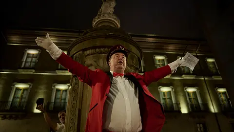 La Cofradía de San Saturnino ameniza con canciones el Pobre de Mí de El Guti durante San Fermín 2025. PABLO LASAOSA