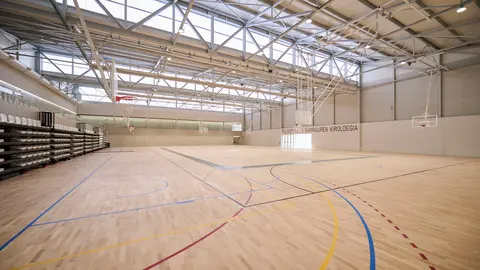 Presentación del nuevo polideportivo de Sarriguren. PABLO LASAOSA