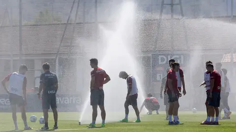 Entrenamiento de Osasuna en las instalaciones de Tajonar. IÑIGO ALZUGARAY