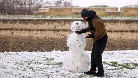 Pamplona amanece cubierta de nieve en la ma&ntilde;ana del d&iacute;a de Reyes por el paso de la borrasca Francis. I&Ntilde;IGO ALZUGARAY