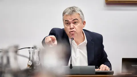 Santos Cerd&aacute;n declara ante la Comisi&oacute;n de Investigaci&oacute;n del Parlamento de Navarra por la adjudicaci&oacute;n de las obras de Velate. PABLO LASAOSA