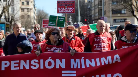 Manifestaci&oacute;n del Movimiento Pensionista para exigir la revalorizaci&oacute;n autom&aacute;tica conforme al IPC y rechazar la utilizaci&oacute;n partidista de las pensiones por parte de los grupos pol&iacute;ticos. I&Ntilde;IGO ALZUGARAY