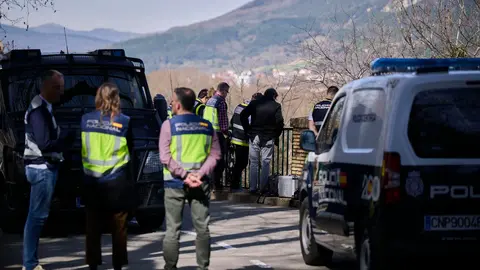 Imagen del dispositivo policial en el lugar donde se ha localizado el cuerpo. PABLO LASAOSA