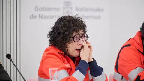 La Presidenta de Navarra participa junto al alcalde de Paiporta en un acto de reconocimiento a los efectivos de los servicios de emergencias del Gobierno de Navarra que ayudaron tras la DANA Sala de usos m&uacute;ltiples del Palacio de Navarra. PABLO LASAOSA