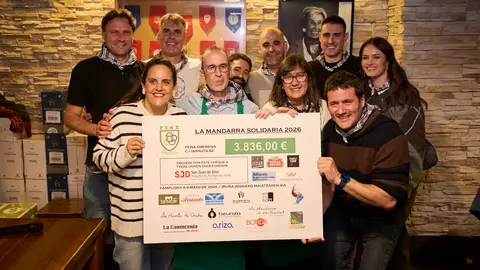 Entrega de la Mandarra solidaria de Oberena al Hospital San Juan de Dios. PABLO LASAOSA