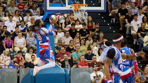 Gira del Centenario de los Harlem Globetrotters en el pabell&oacute;n Navarra Arena de Pamplona. I&Ntilde;IGO ALZUGARAY