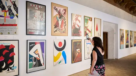 Exposici&oacute;n de carteles de la historia de San Ferm&iacute;n en el Condestable. PABLO LASAOSA