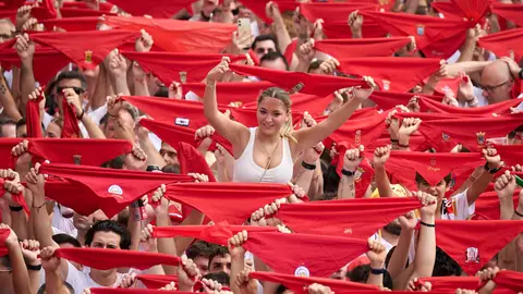 Cohete anunciador de las fiestas de Tudela 2026 en honor a Santa Ana. PABLO LASAOSA
