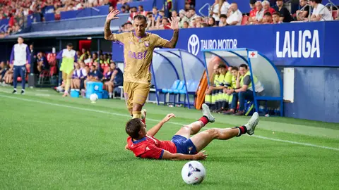 Osasuna se enfrenta al Al-Ain en el Sadar durante la pre temporada 2026-2027. PABLO LASAOSA