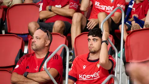 Osasuna se enfrenta al Al-Ain en el Sadar durante la pre temporada 2026-2027. PABLO LASAOSA