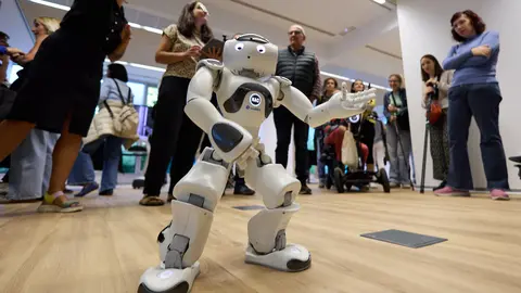 Showroom tecnol&oacute;gico organizado por el Centro de Investigaci&oacute;n en Inteligencia Artificial de Navarra (NAIR Center) para mostrar robots sociales, tecnolog&iacute;as de apoyo a los cuidados y otras soluciones destinadas a favorecer la autonom&iacute;a de las personas. I&Ntilde;IGO ALZUGARAY