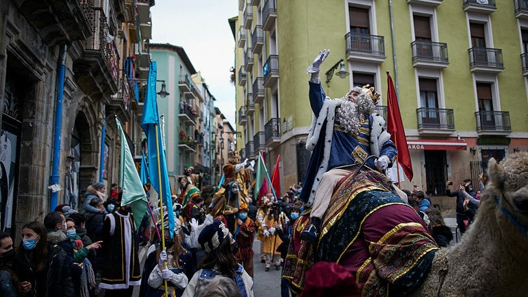 [GALERÍA] La bienvenida más 'calurosa' en pleno enero: Pamplona arropa a los Reyes Magos
