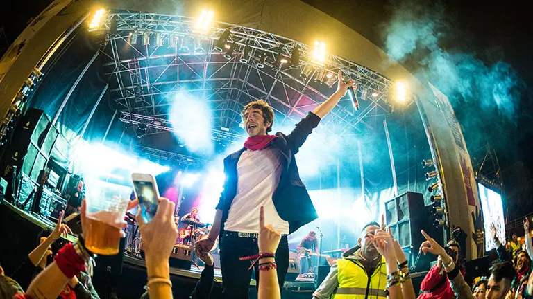 Concierto del grupo Sidonie en la plaza de los Fueros. DANIEL FERN&Aacute;NDEZ