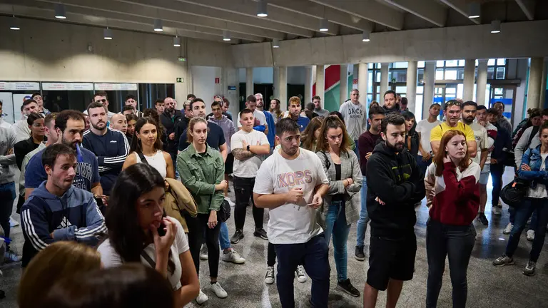 863 personas aspiran a conseguir una de las 100 plazas de la oposici&oacute;n a Polic&iacute;a Foral. PABLO LASAOSA