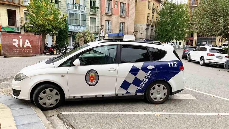 Veh&iacute;culo de la polic&iacute;a municipal de Estella. Navarra.com