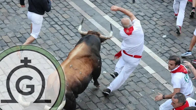 Cuarto encierro de San Ferm&iacute;n 2023 con toros de Fuente Ymbro en el Ayuntamiento. MAITE H. MATEO