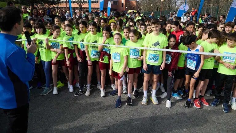 IX Carrera de los Valientes Ni&ntilde;os contra el c&aacute;ncer, en el Polideportivo de la Universidad de Navarra de Pamplona. I&Ntilde;IGO ALZUGARAY