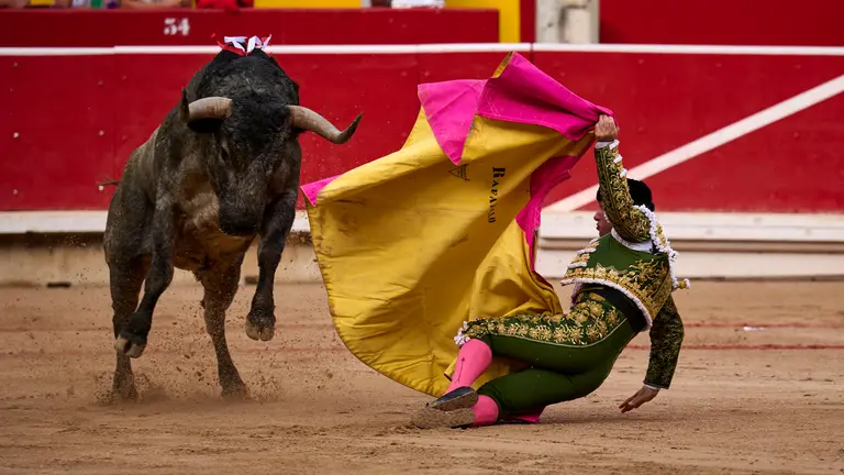 Sexta corrida de la Feria del Toro de San Fermín 2025 con toros de José Escolar para Rafaelillo, Fernando Robleño y Juan de Castilla. PABLO LASAOSA