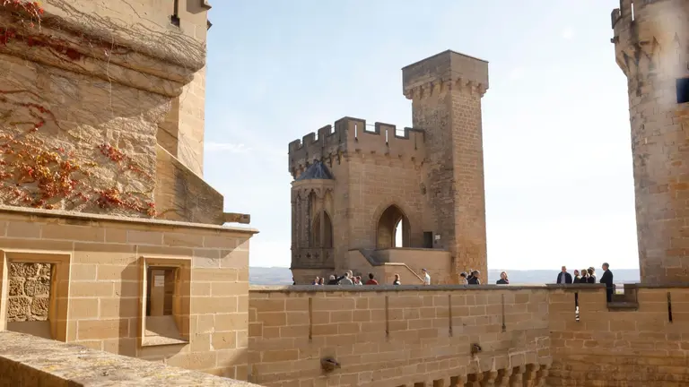 Segunda jornada de la visita de la Princesa Leonor y los Reyes Felipe VI y Letizia a Navarra en el Palacio Real de Olite. EFE