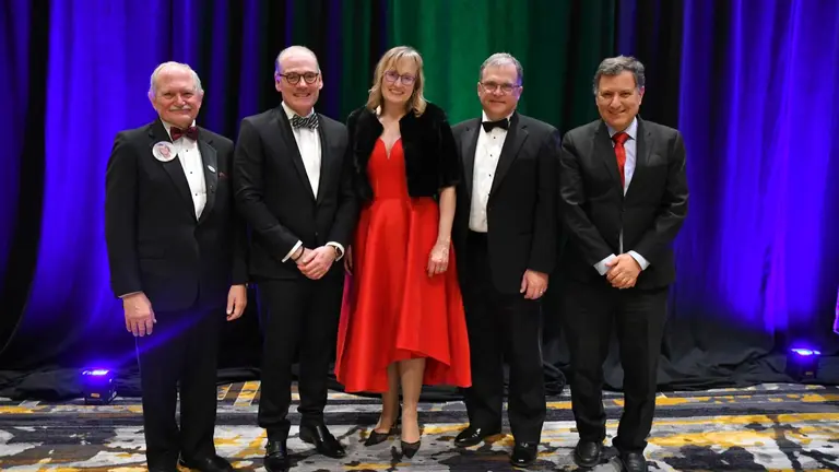De izquierda a derecha, los doctores Michael Lotze, George Coukos, Julie R. Brahmer, F. Stephen Hodi e Ignacio Melero durante el reconocimiento. CEDIDA