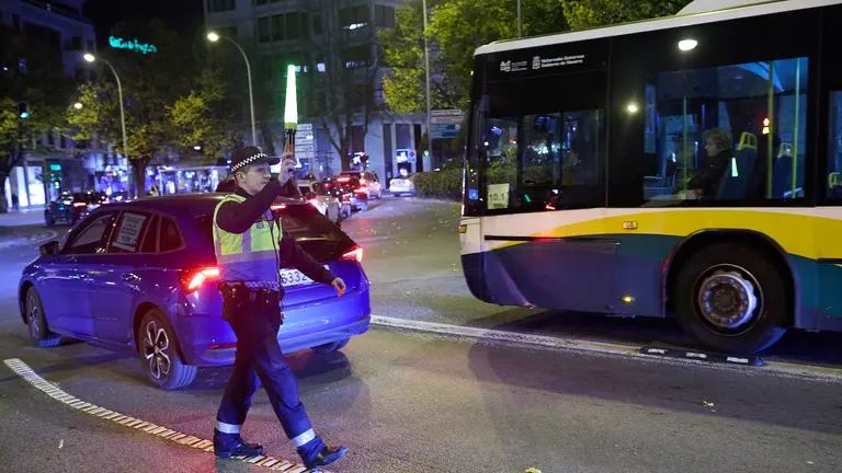 Caravana de coches por las calles de Pamplona organizada por el comit&eacute; de empresa de TCC en el marco de los paros y movilizaciones para exigir un convenio digno para las villavesas. I&Ntilde;IGO ALZUGARAY