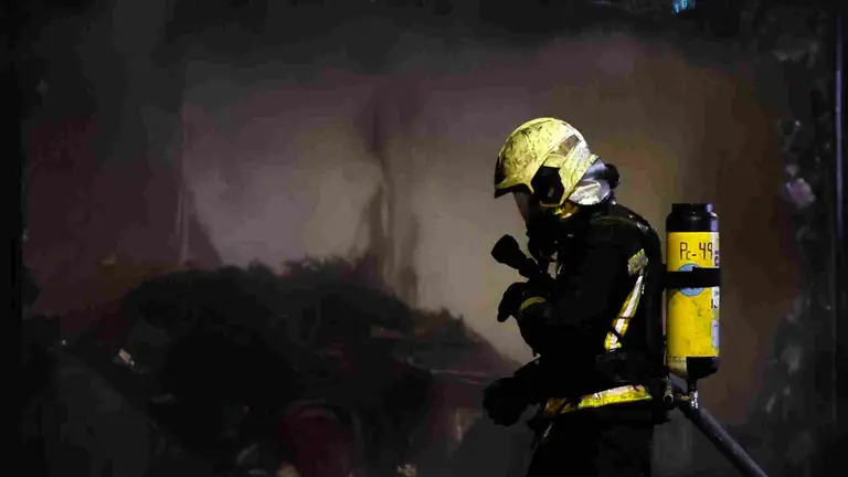 Imagen de archivo de bombero. EFE