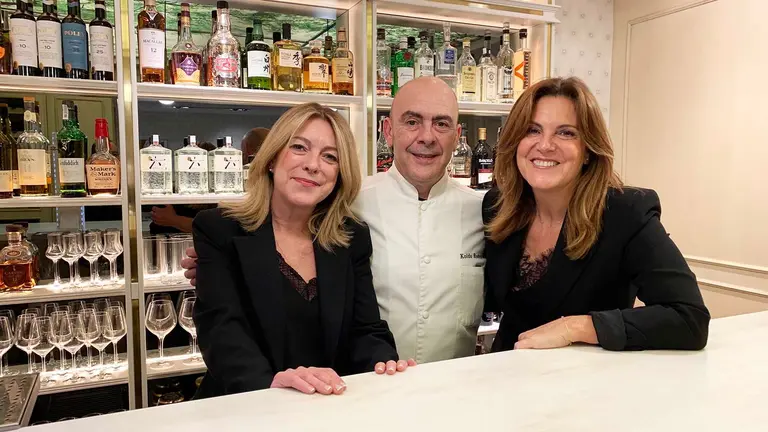 Verónica, Koldo y Goretti Rodero en el restaurante que lleva su apellido en Pamplona. Navarra.com