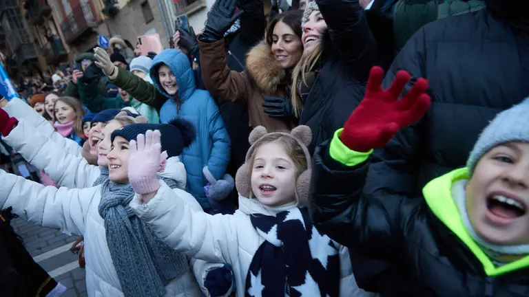 Llegada de los Reyes Magos a Pamplona por el puente de La Magdalena y el Portal de Francia hasta la Plaza del Ayuntamiento. I&Ntilde;IGO ALZUGARAY