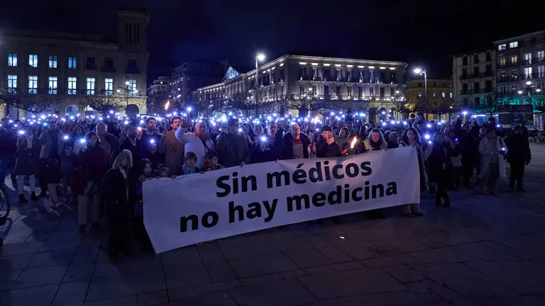 Manifestaci&oacute;n de apoyo al colectivo m&eacute;dico convocada por el Sindicato M&eacute;dico de Navarra (SMN) y el Colegio Oficial de M&eacute;dicos de Navarra. I&Ntilde;IGO ALZUGARAY