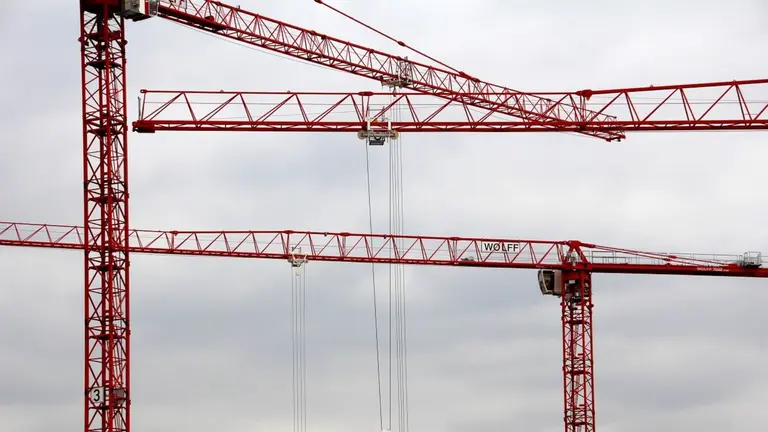 Imagen de archivo de unas gr&uacute;as. ARCHIVO