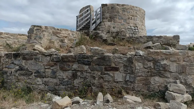 Vista de la Torre del Homenaje en el Castillo de Gara&ntilde;o. TURISMO DE NAVARRA