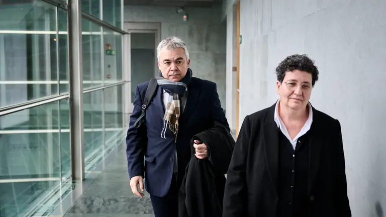 Santos Cerd&aacute;n declara ante la Comisi&oacute;n de Investigaci&oacute;n del Parlamento de Navarra por la adjudicaci&oacute;n de las obras de Velate. PABLO LASAOSA