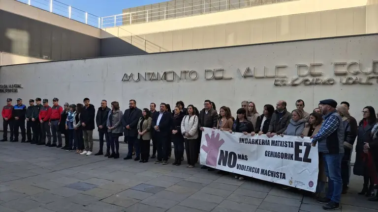 EuropaPress_7311734_concentracion_protesta_asesinato_mujer_sarriguren (1)