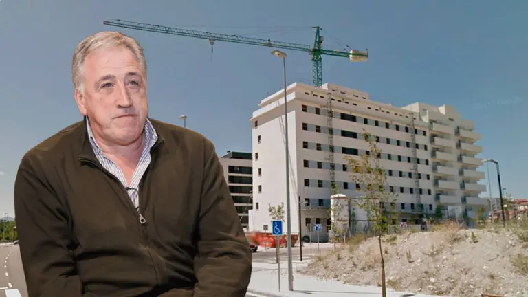 Fotomontaje con una una imagen del alcalde de Pamplona, Joseba Asiron, sobre una vista de viviendas en construcci&oacute;n. NAVARRA.COM