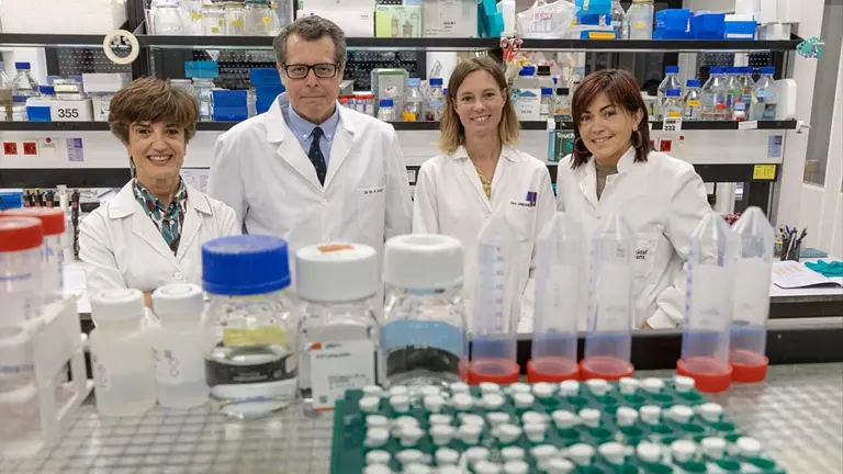 Investigadores de grupos dedicados al c&aacute;ncer de h&iacute;gado en un laboratorio. CIMA UNIVERSIDAD DE NAVARRA