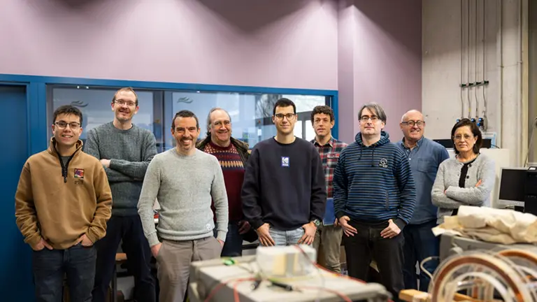 De izq. a dcha.: David Gand&iacute;a, Santiago Ta&iacute;nta, Juan Jes&uacute;s Beato, Juan Carlos Jorge, Jorge G&oacute;mez Hurtado, Eneko Garayo, Isaac Royo, I&ntilde;aki P&eacute;rez de Landaz&aacute;bal y Cristina G&oacute;mez Polo. UNIVERSIDAD P&Uacute;BLICA DE NAVARRA