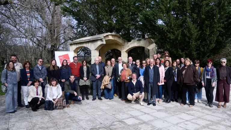 Representantes de las empresas integradas en Reyno Gourmet y de las figuras de calidad, con el consejero Aierdi. CEDIDA