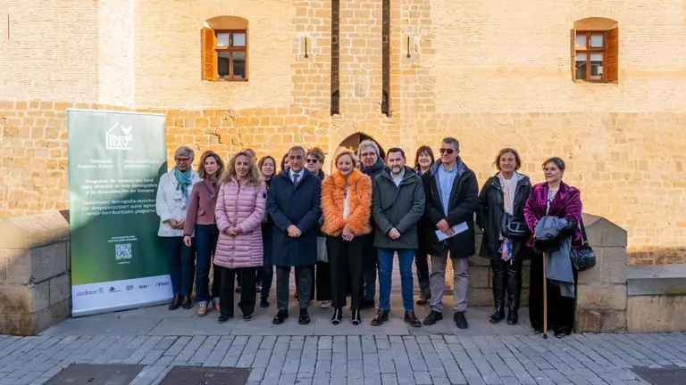 Autoridades y personal técnico asistente a la presentación de la nueva edición de RuralNAV. GOBIERNO DE NAVARRA