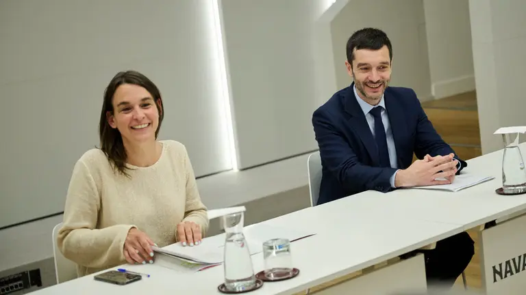 El ministro de Derechos Sociales, Consumo y Agenda 2030, Pablo Bustinduy, y la vicepresidenta y consejera de Vivienda, Juventud y Pol&iacute;ticas Migratorias, Bego&ntilde;a Alfaro, mantienen una reuni&oacute;n sobre temas de relativos a vivienda, en el marco de la visita que el ministro realiza a la Comunidad foral. PABLO LASAOSA
