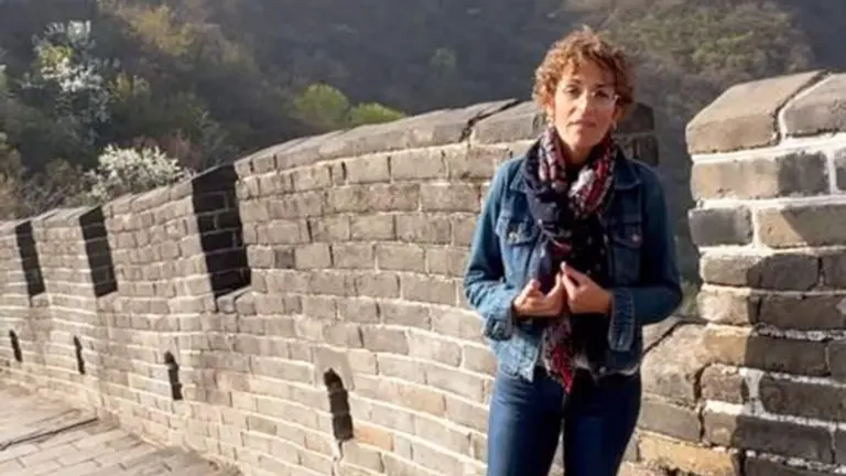 Mar&iacute;a Chivite en la muralla China. Imagen capturada de su v&iacute;deo en Instagram.