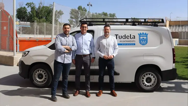 Nueva furgoneta el&eacute;ctrica en Tudela. AYUNTAMIENTO DE TUDELA