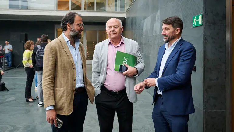 Emilio Jim&eacute;nez, parlamentario de Vox, durante el Pleno del Parlamento de Navarra. PABLO LASAOSA