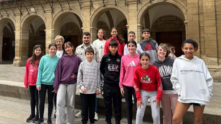 Imagen de la Corporaci&oacute;n Infantil para las fiestas de Viana. CEDIDA
