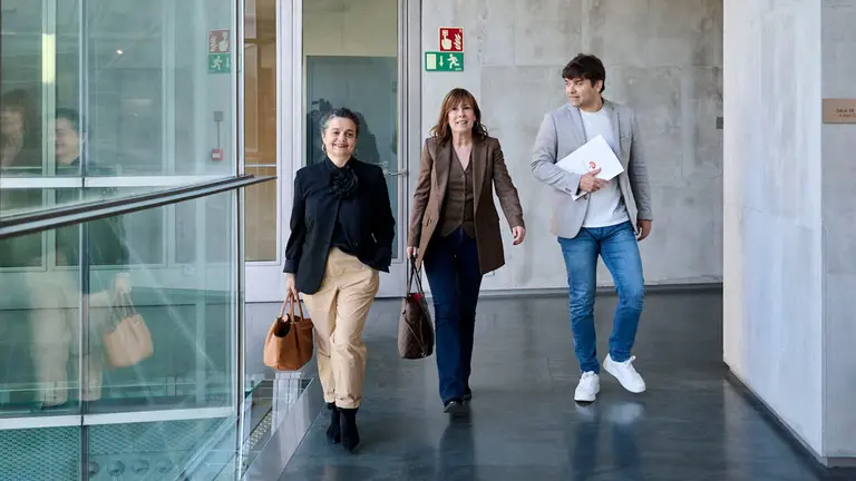 La expresidenta de Navarra Uxue Barkos comparece en la Comisi&oacute;n de Investigaci&oacute;n sobre licitaci&oacute;n y adjudicaci&oacute;n de obras p&uacute;blicas del Gobierno de Navarra. PABLO LASAOSA