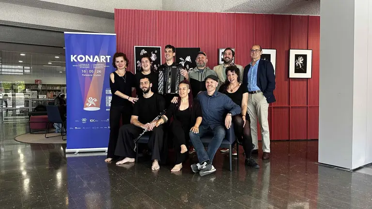 De izquierda a derecha: (Arriba) Mar&iacute;a Arcos, Eider Arco, I&ntilde;igo Mikeleiz, David Aztarain, Ferm&iacute;n Lorente, Javier
Fern&aacute;ndez. (Abajo) Miguel Nu&ntilde;o, Ainhora Carrera, Mikel Artxanko y Arantxa Caminos. CEDIDA