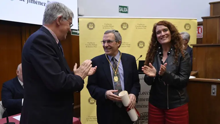 Josep Dalmau recibe el premio. CEDIDA